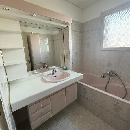 With House בזייה